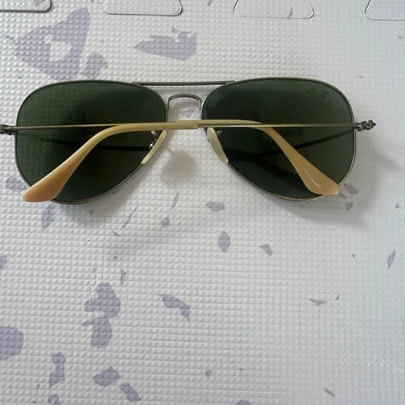 Ray-Ban Aviator Sunglasses with Purple Lenses and Black Case - Picture 3 of 6